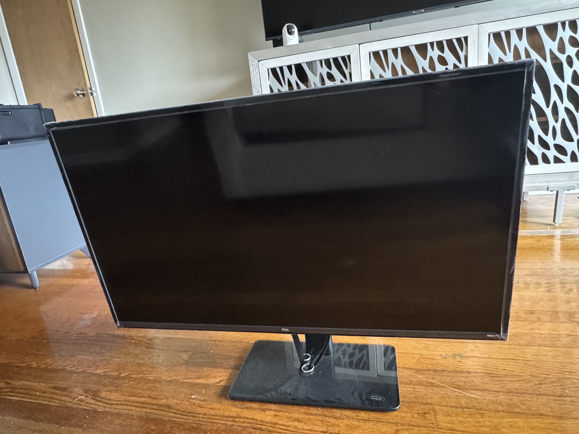 TV 40 Inch + TV Stand 