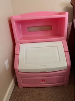 Step 2 Pink Toy box with shelf