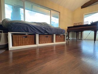 Pottery Barn Twin Size Platform Bed