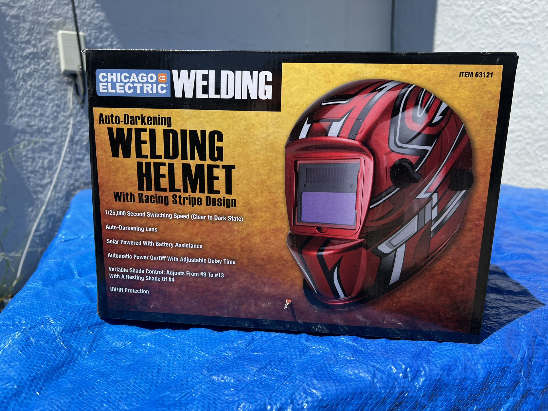 Auto-Darkening Welding Helmet