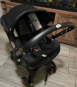Doona stroller/ car seat