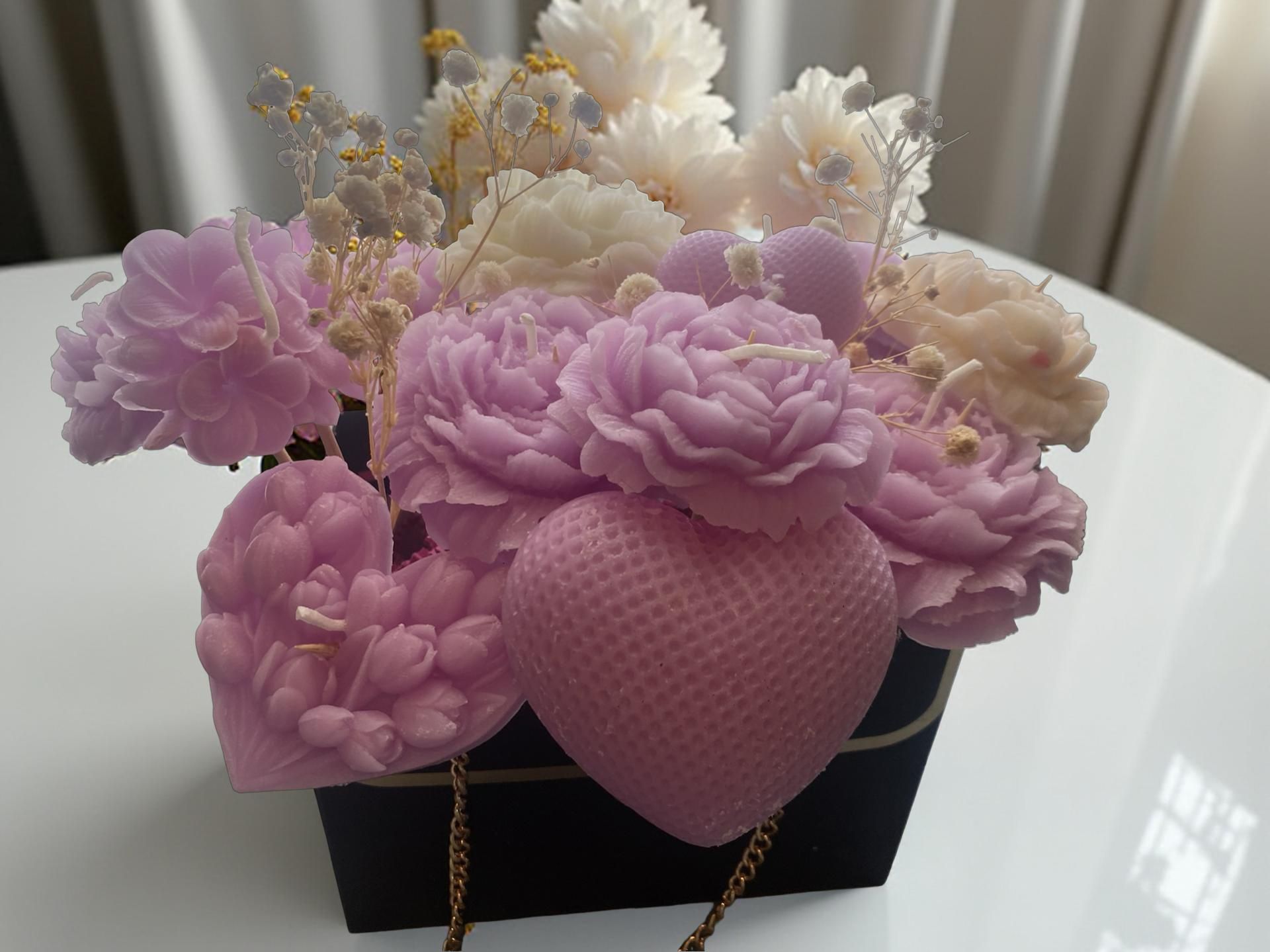 Luxury Floral Soy Wax Candle Bouquet with Gold Chain