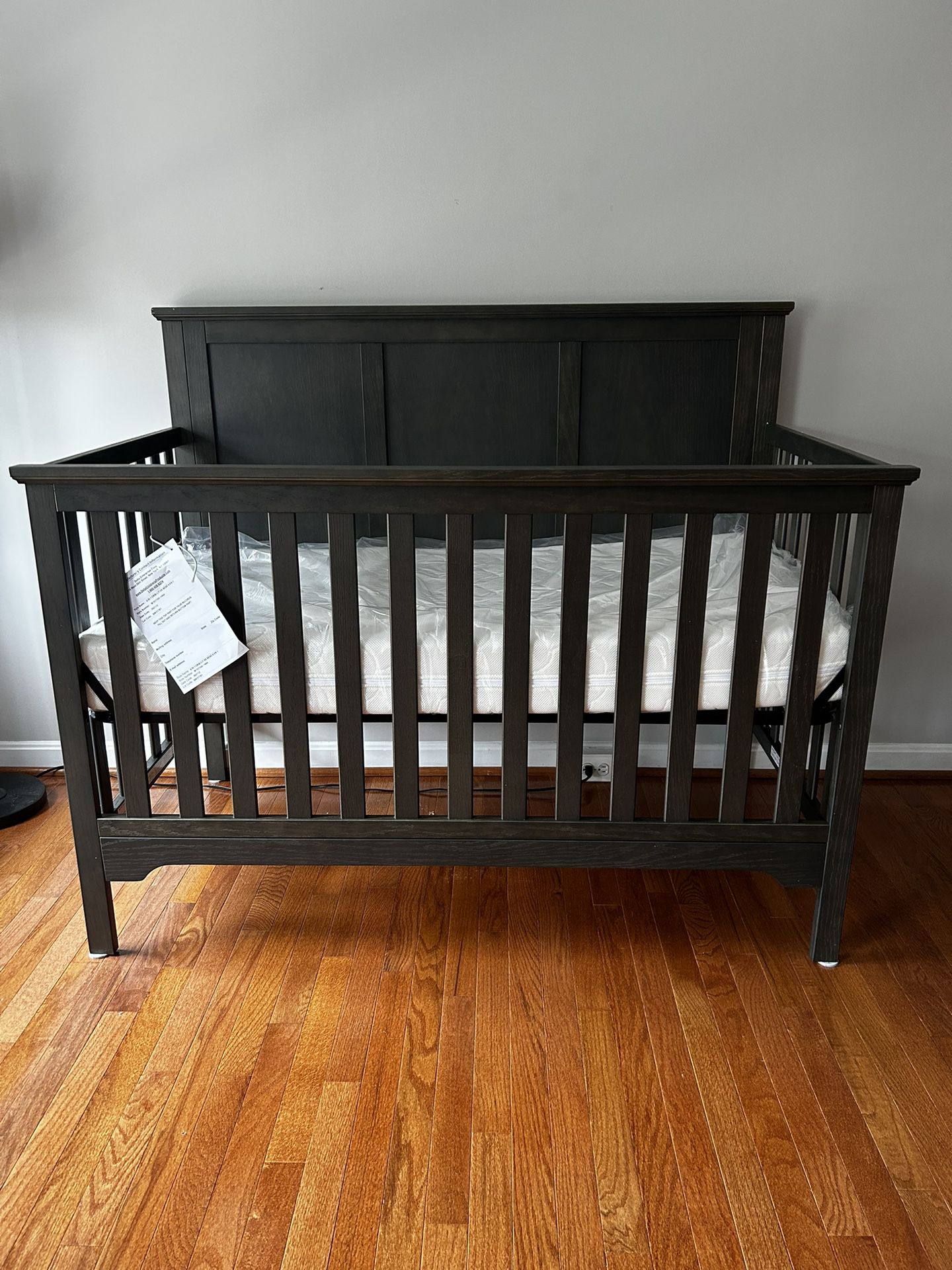 New brown Crib