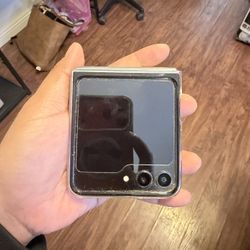 Samsung Galaxy Flip 5 unlocked