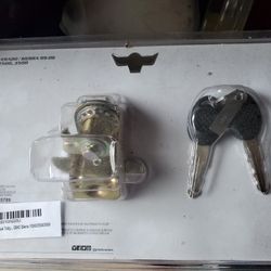 Chevy Silverado/ Gmc Sierra  Tail Gate Lock