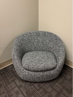 Cozy swivel