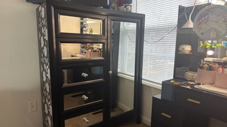 dresser we mirror