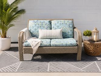 Resort-Style Wicker Patio Bench