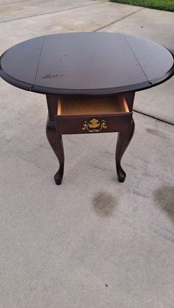 Side Table With Leaves