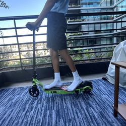 Electric Razor E90 scooter 