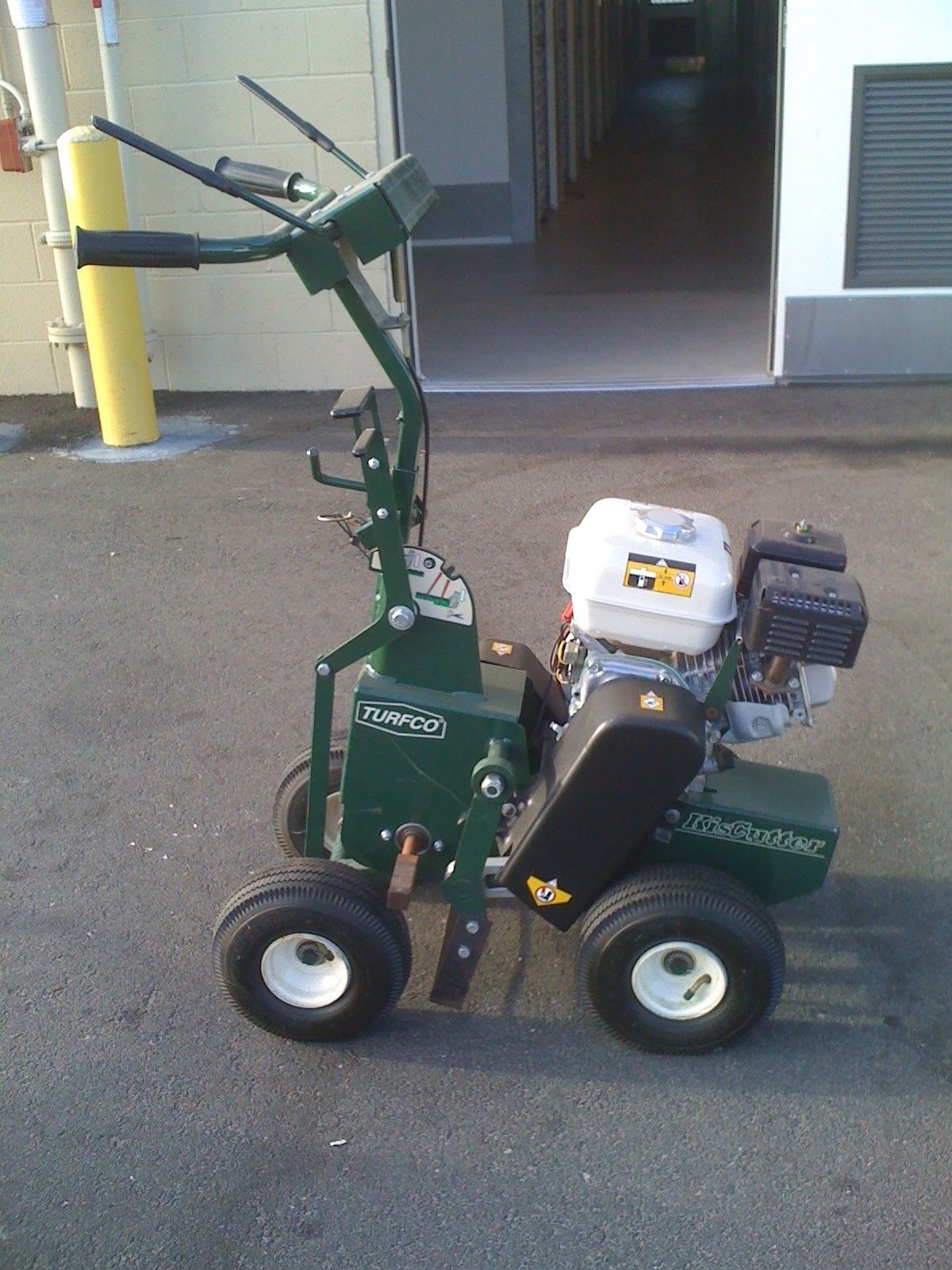 Turfco Mfg. Inc, Kiscutter Sod Cutter