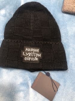 Black pearls beanie