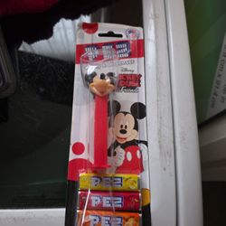 New PEZ Dispenser COLLECTIBLE Disney MICKEY MOUSE & Friends Candy Goofy Pluto