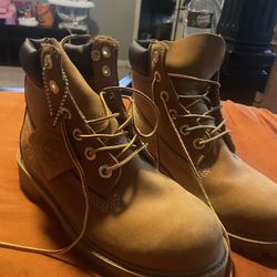Size 4 Timberlands 