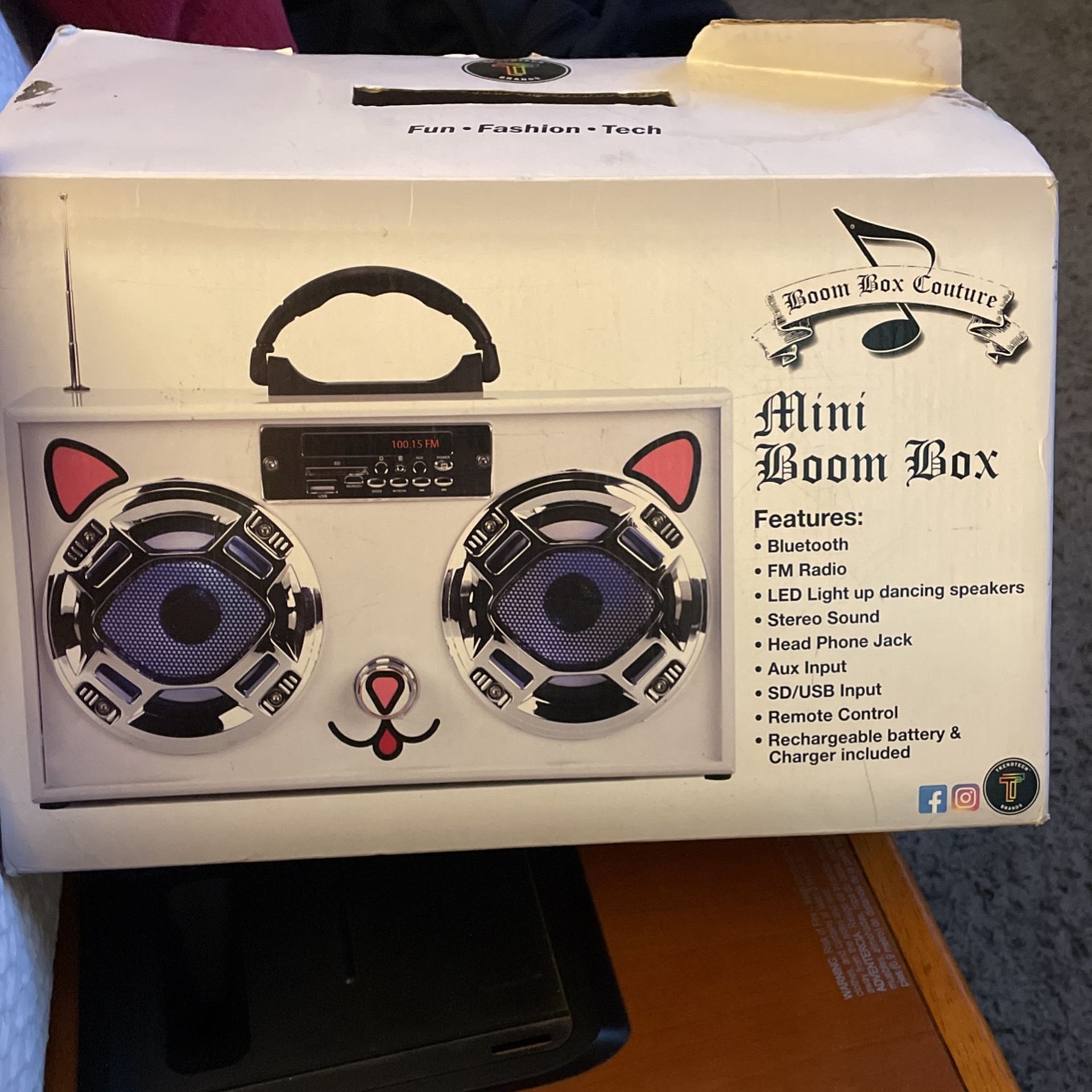Mini Bluetooth Boom Box/speaker