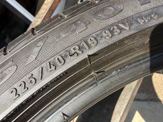 225/40/18 Pirelli P7 RunFlat (1 Only) Like New $