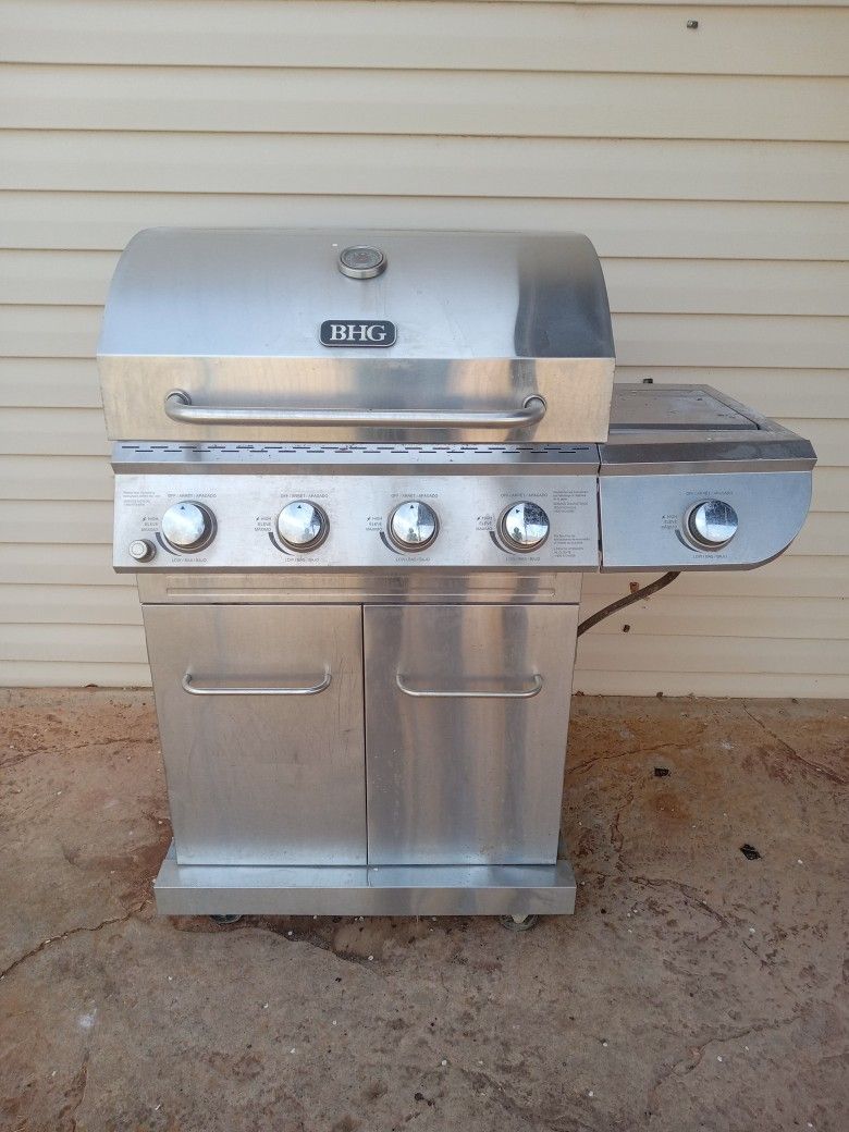 Better Homes And Gardens Propane Grill with side Burner