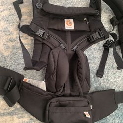 Omni 360 Cool Air Baby Carrier
