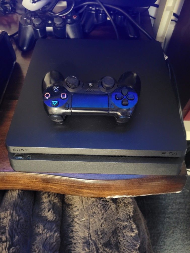 Ps4 Console With Remote