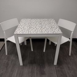 IKEA Table W 2 Chairs