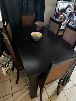 Dining table set