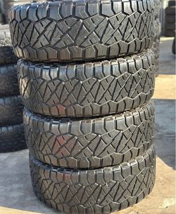 275/60/20 NITTO Tires con 70% de vida las 4