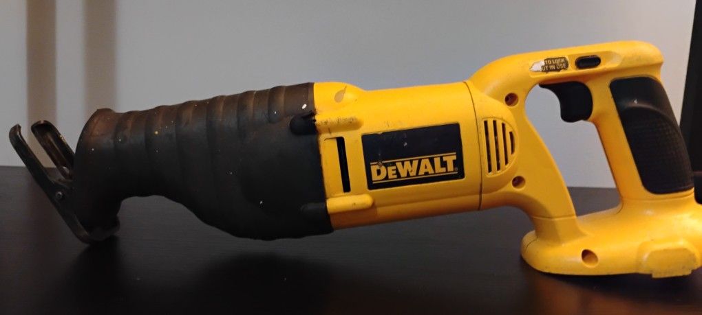 DeWalt 938 Reciprocating Saw