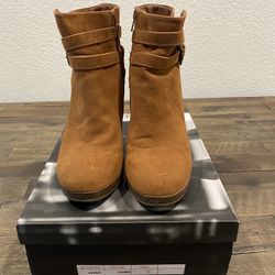 Women’s Heeled Bootie Size 7 1/2