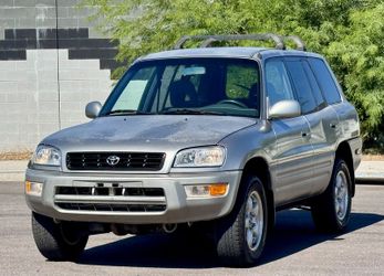 2000 Toyota RAV4 4 Door SUV