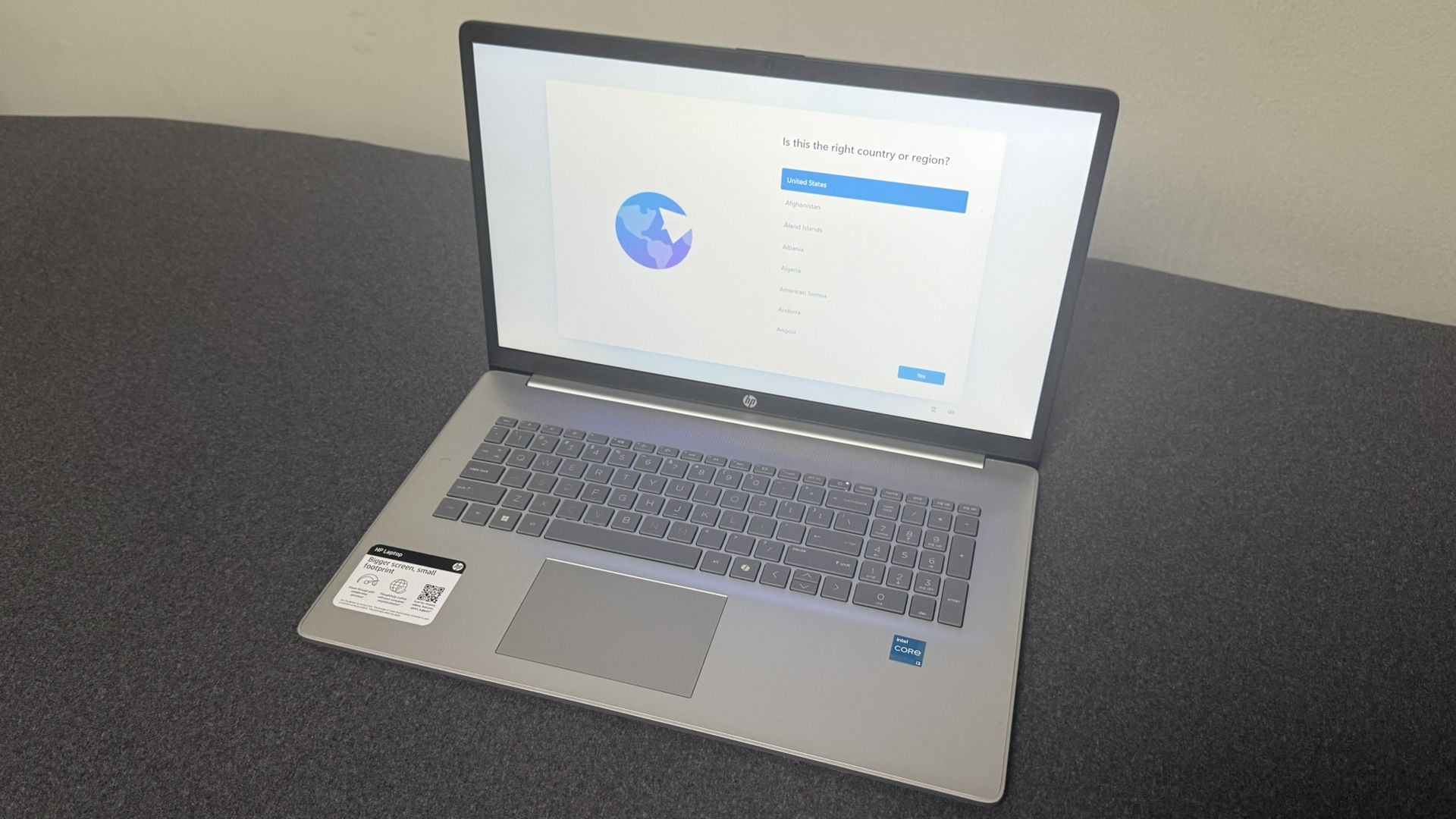 HP Laptop 17.3 in (17-cn3003dx)