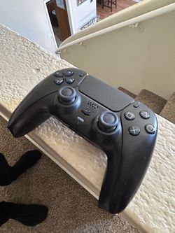 PS5 controller (all black)