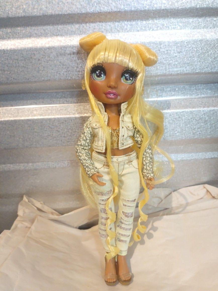 Rainbow High Series 1 Sunny $15