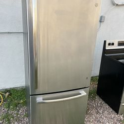 GE Stainless Steel Refrigerator 30 in wide