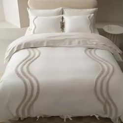 NEW Anthropologie White Boho King Size Tufted Fringe Bedding Duvet & Sham Set