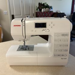 Sewing Machine (Janome DC1050)