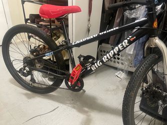 Bike (NOT A SE JUST HAS THE STICKERS SEAT AND PEDALS