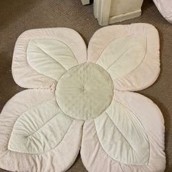 Blooming Baby Lotus Bath Mat