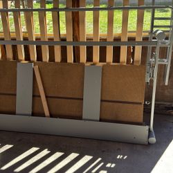 Free futon Frame