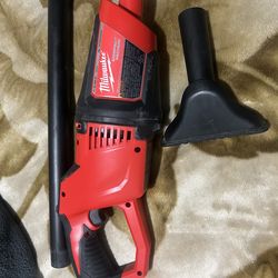 Milwaukee vacuum m12