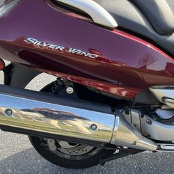 2009 Honda Silver Wing Scooter 