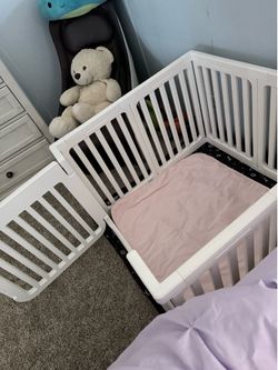 Like New Small Pet Playpen with Waterproof Mat