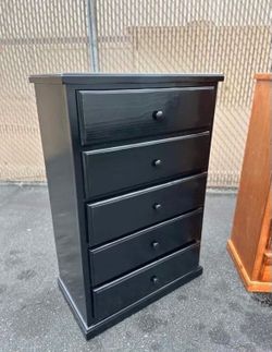 Five drawers dresser