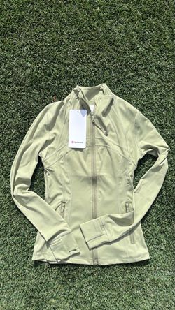 Lululemon sage green size 4