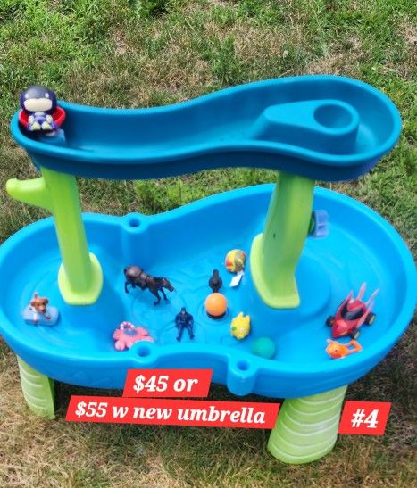 Water Table W Toys READ DESCRIPTION