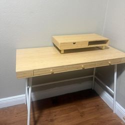 Nice Desk With Drawer