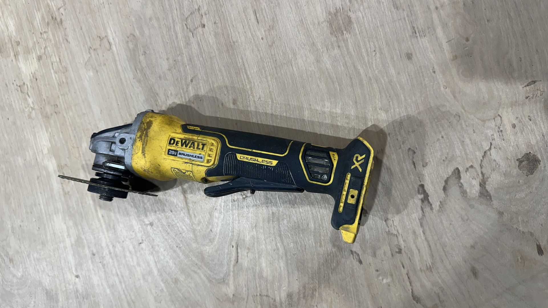 DEWALT 20V XR Cordless 4-1/2. in. to 5 in. Variable Speed Angle Grinder (Tool Only)