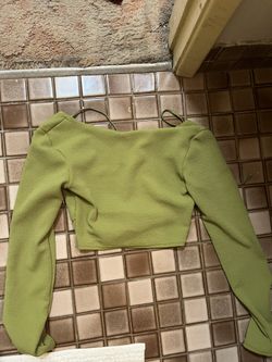 Green Long Sleeve Crop Top