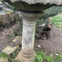 Concrete bird bath scalloped bowl . Read Description