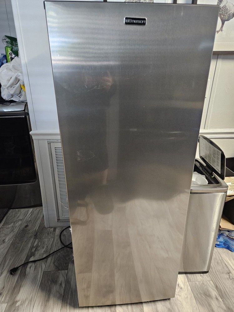 Emerson 7 Cf Upright Freezer Like New