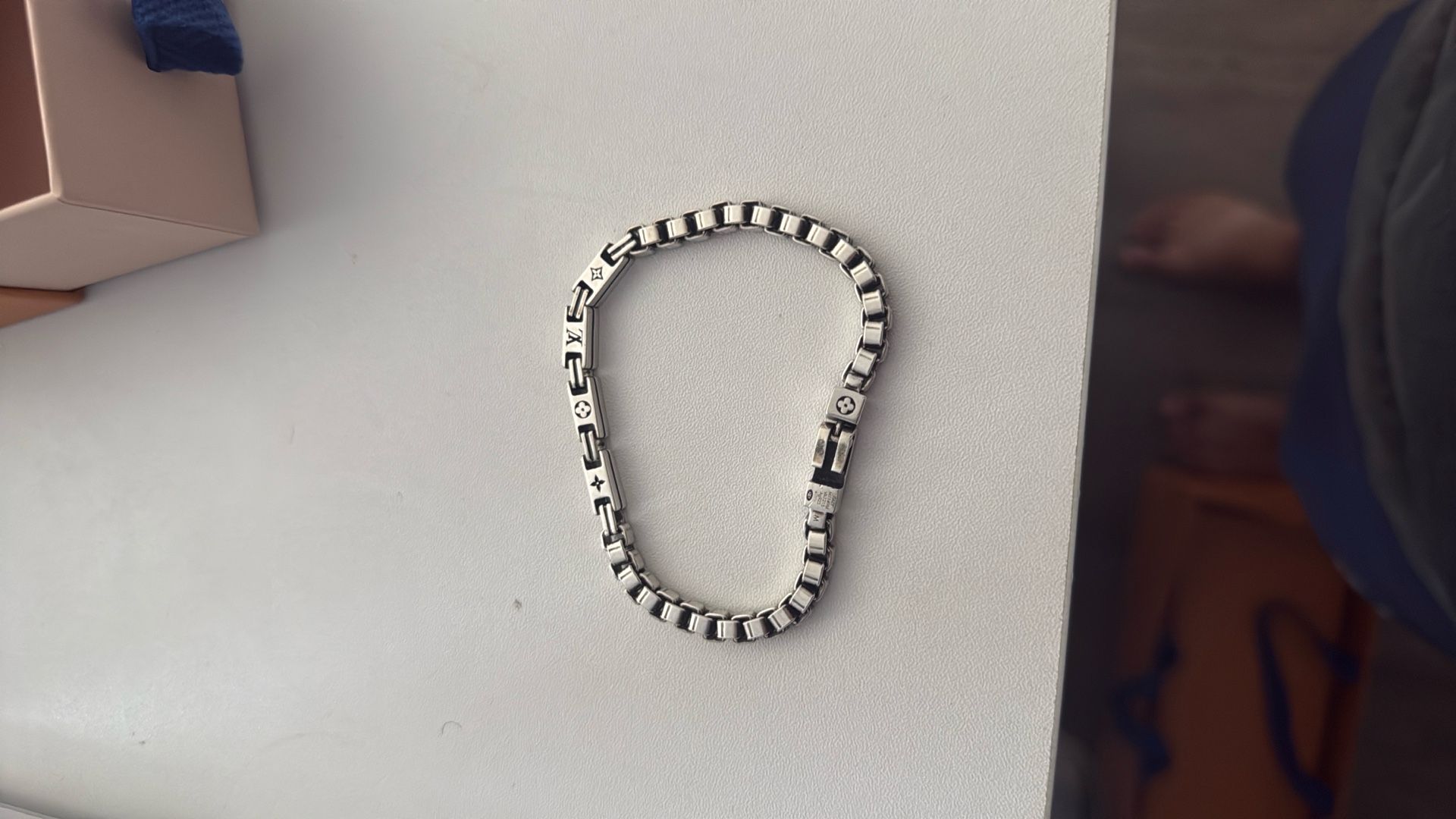 Louis Vutton Bracelet S00 - 895